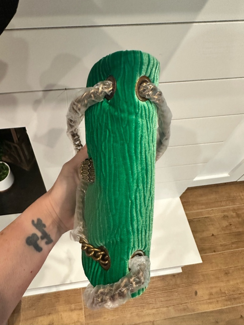 Kurt Geiger Kew Emerald Green Textured Velvet Chain Shoulder Crossbody Bag - Picture 9 of 14